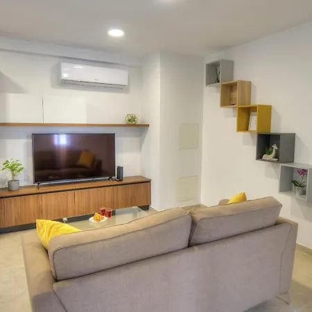 Daire Spacious And Tastefully Furnished 2 Bedroom Ddif1-3 Gzira