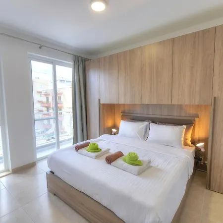 Spacious And Tastefully Furnished 2 Bedroom Ddif1-3 Apartment