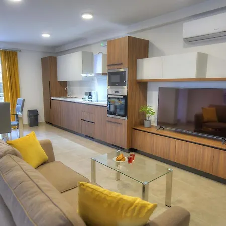 Spacious And Tastefully Furnished 2 Bedroom Ddif1-3 * Gzira