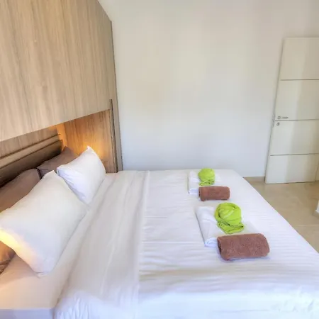 Daire Spacious And Tastefully Furnished 2 Bedroom Ddif1-3 Gzira